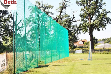 Siatki Ostróda - Siatka ochronna zabezpieczająca na ogrodzenie boiska szkolnego dla terenów Ostródy